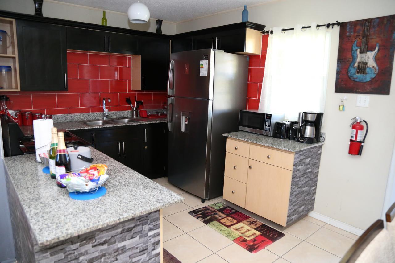 The Oasis I, Portmore Country Club Luaran gambar