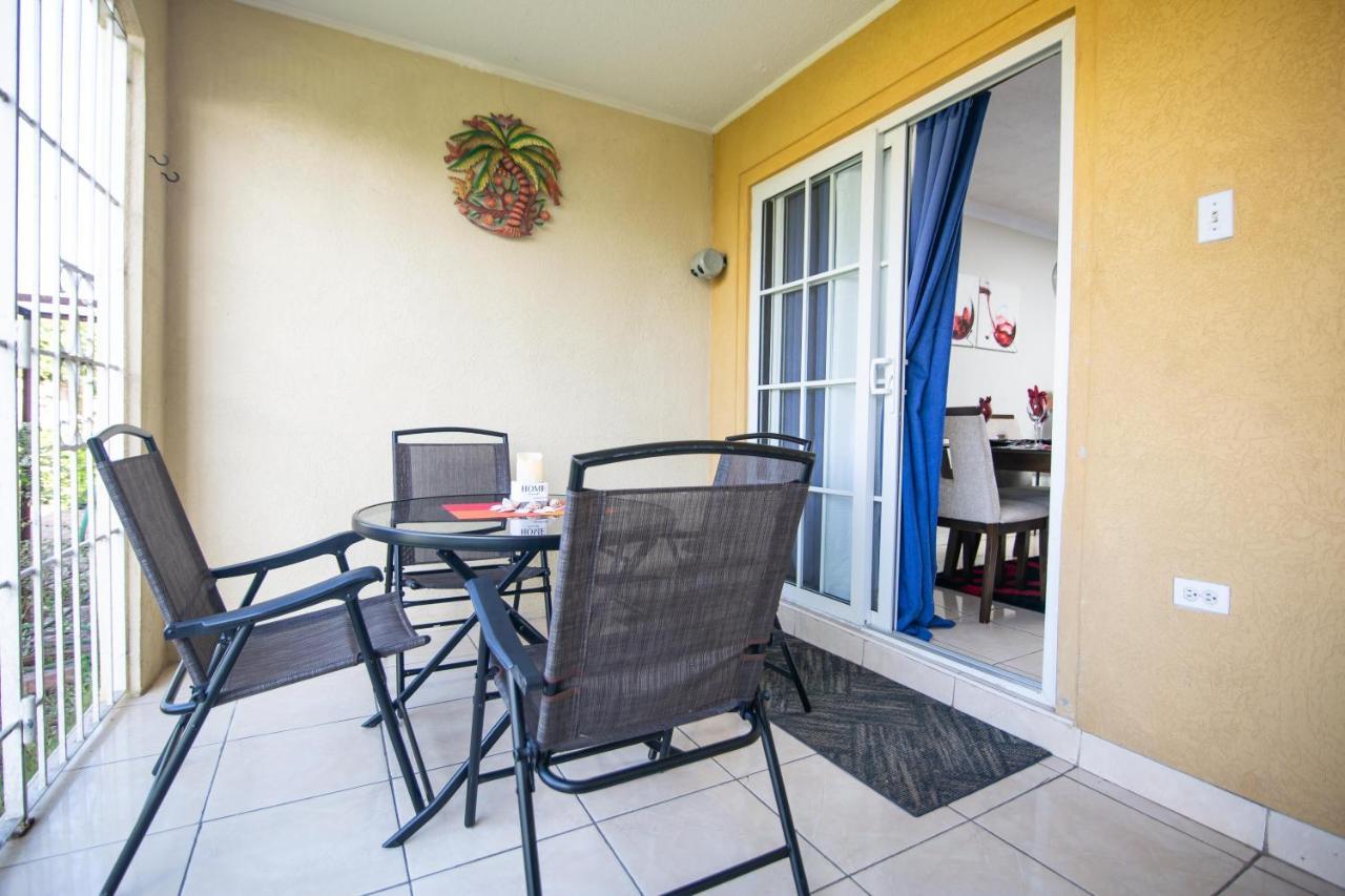 The Oasis I, Portmore Country Club Luaran gambar
