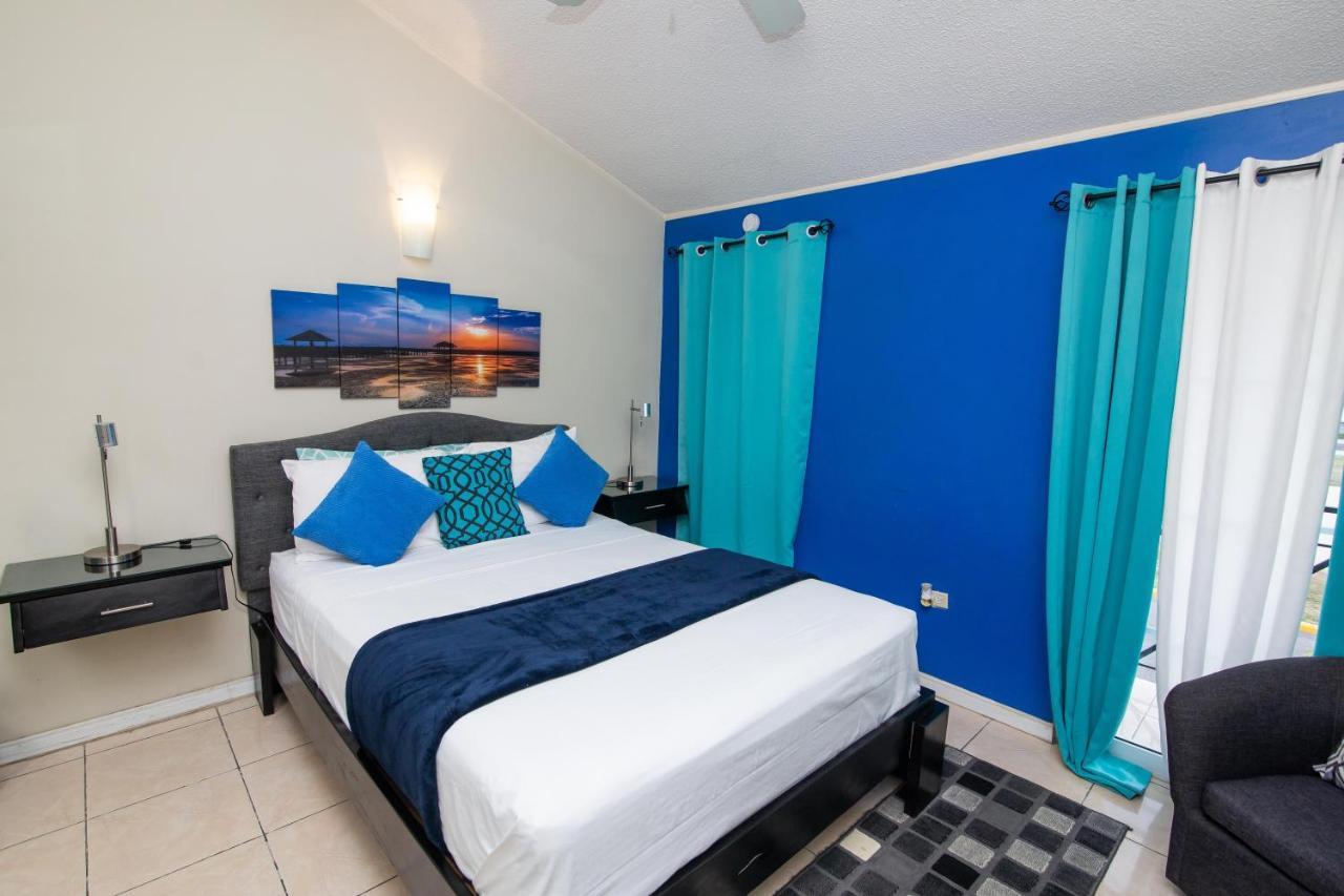 The Oasis I, Portmore Country Club Luaran gambar