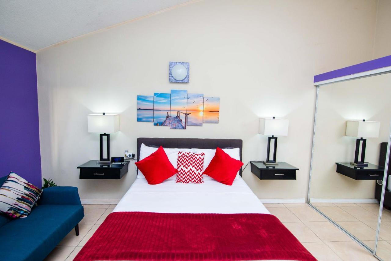 The Oasis I, Portmore Country Club Luaran gambar